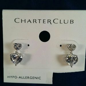 NWT. PETITE SILVER & CRYSTAL HEART EARRINGS